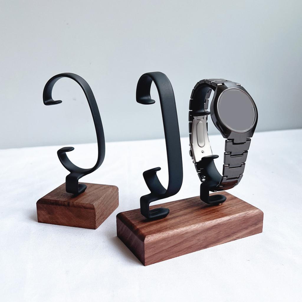 C형 시계 진열대, 세련되고 견고한 손목시계 홀더, 매 - Jewelry And Watches Inc 리뷰 및 가격